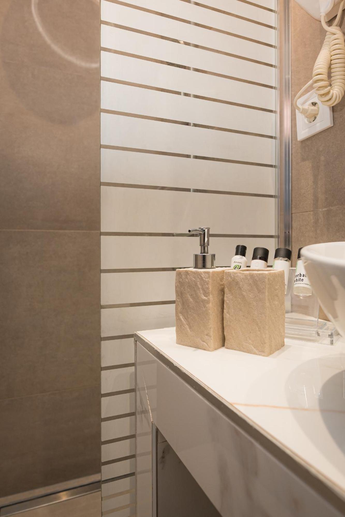 Centralviewsuites Nea Moudania Eksteriør billede